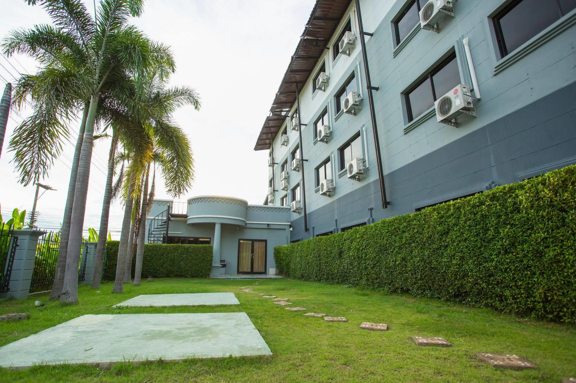 Airbest Gemtree Lampang Hotel Bagian luar foto