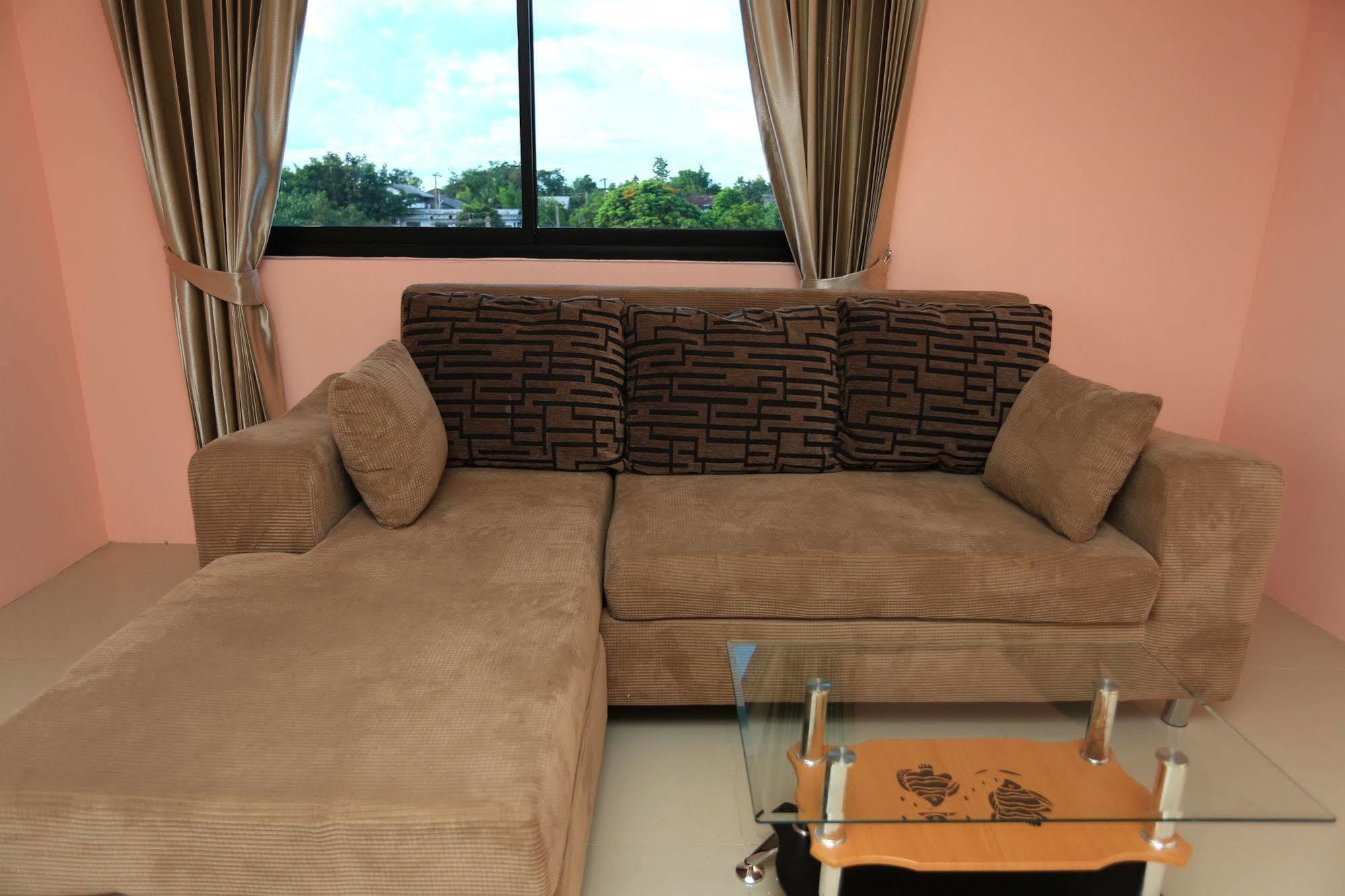 Airbest Gemtree Lampang Hotel Bagian luar foto