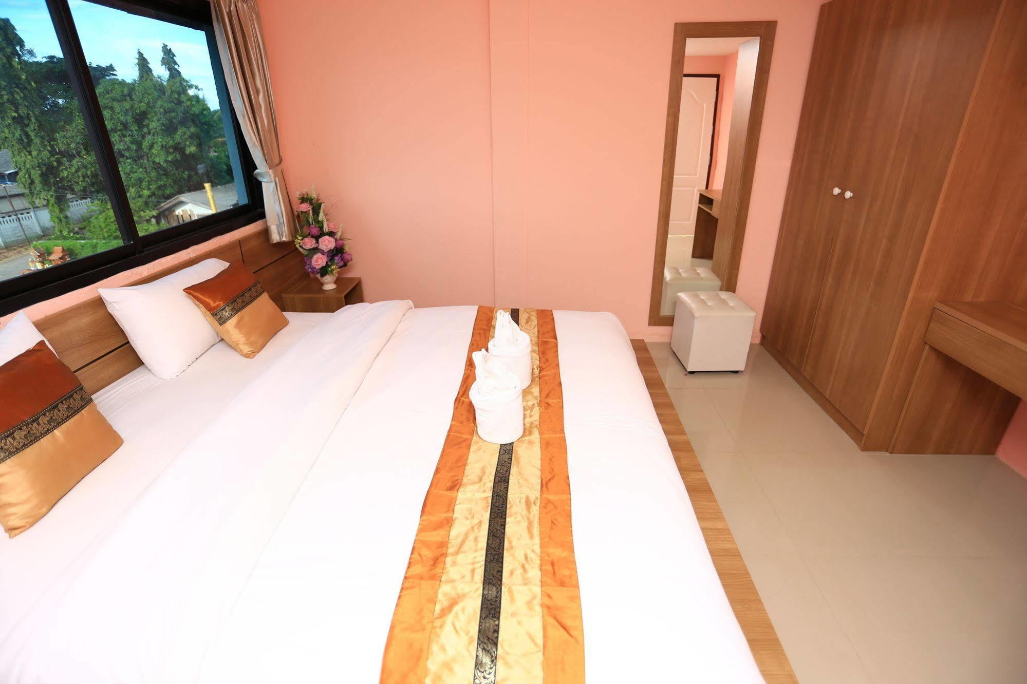 Airbest Gemtree Lampang Hotel Bagian luar foto