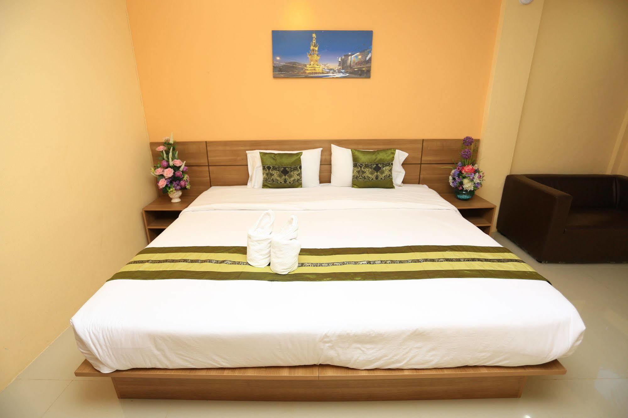Airbest Gemtree Lampang Hotel Bagian luar foto