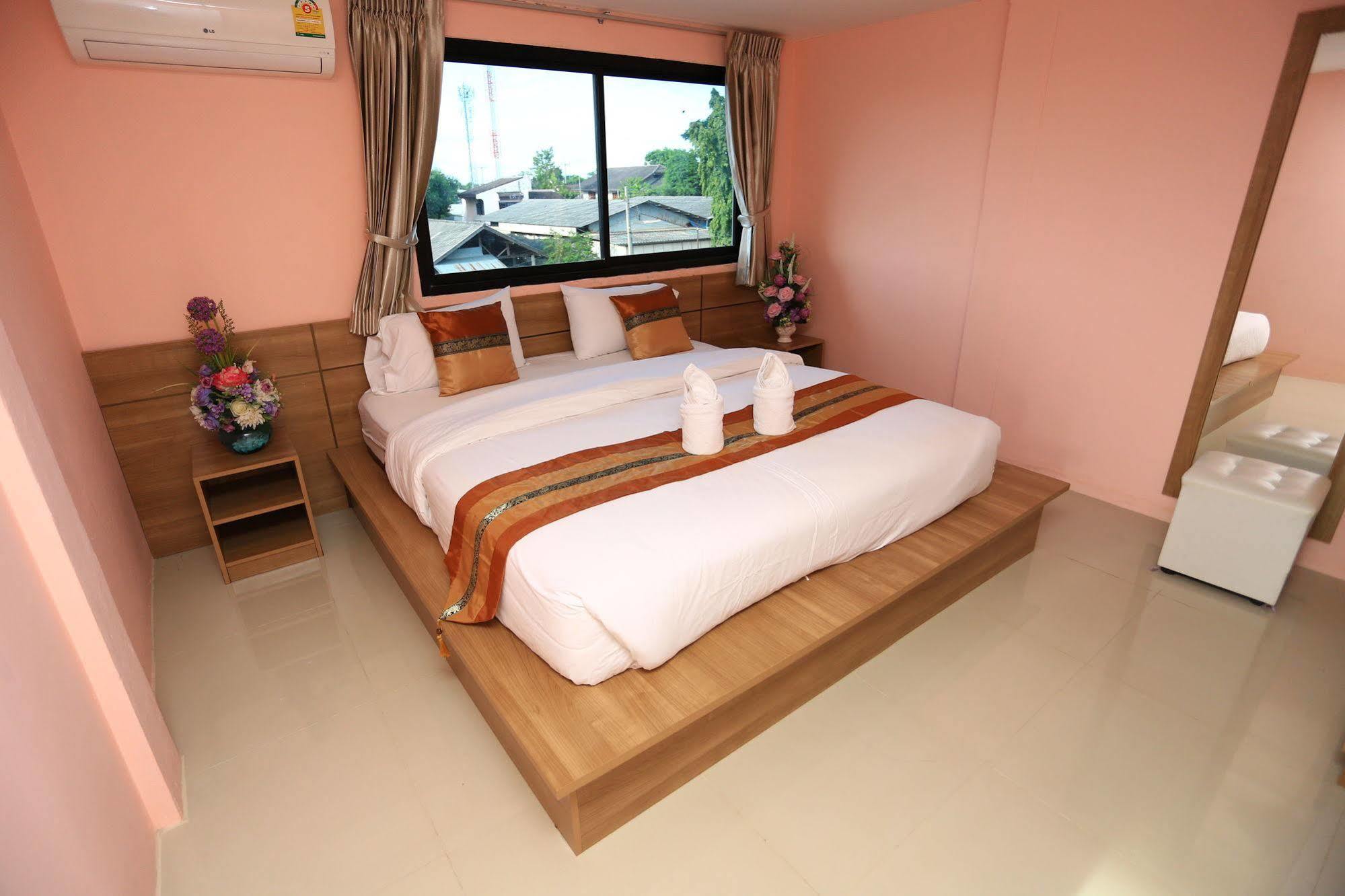 Airbest Gemtree Lampang Hotel Bagian luar foto
